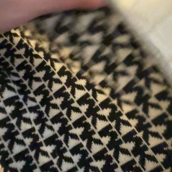 Black and Cream Patterned Fabric - Picture 3 of 9